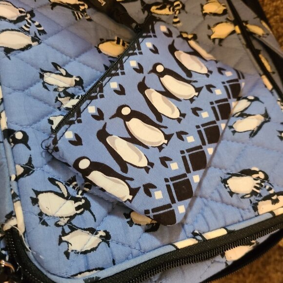 Vera Bradley Blue Penguin Lot of 3 Bags - Grand Traveler, Makeup/Toiletry and ID - Picture 11 of 14